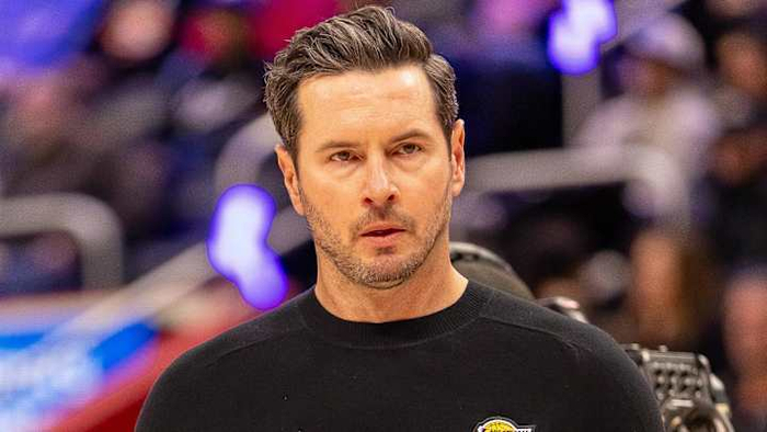 湖人防守蜕变显争冠气质 勒布朗角色转型助季后