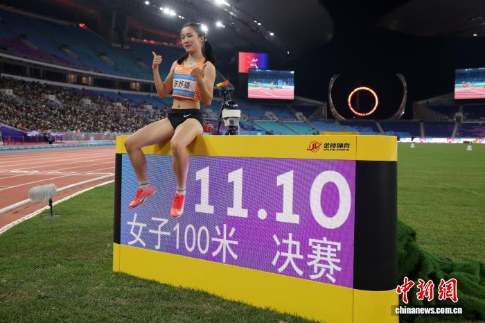 第十五届全运会收官日：游泳多金王诞生 羽毛球