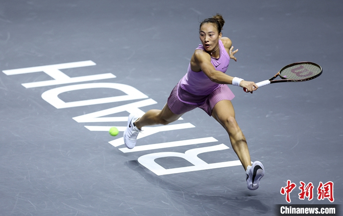 郑钦文首战告负 首次年终总决赛开门红未果