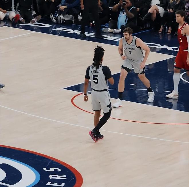 马刺11连胜延续统治力 轻取快船展现冠军相