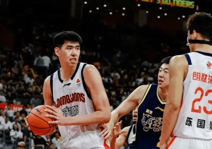 广东男篮力克广州挺进下一轮 徐昕体能短板引关